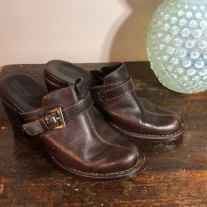 Born Concept Split Toe Clogs Sz 7 PS014